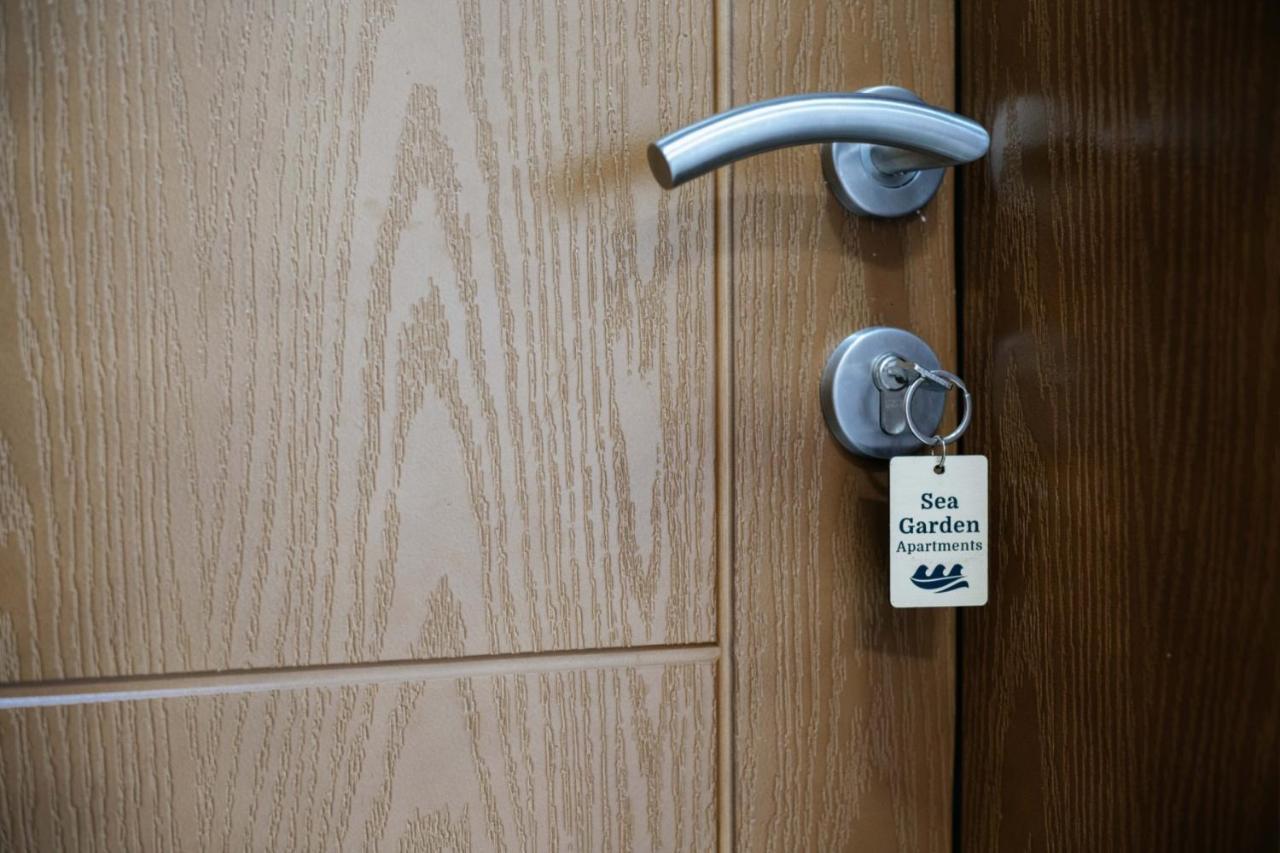 Sea Garden Apartments Добра-Вода Экстерьер фото