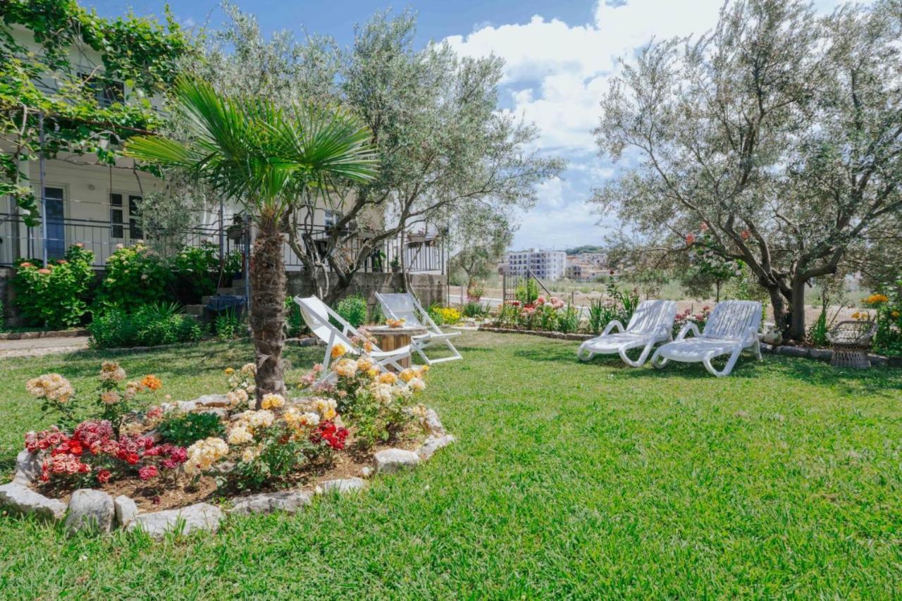 Sea Garden Apartments Добра-Вода Экстерьер фото