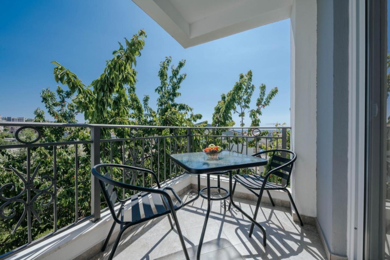 Sea Garden Apartments Добра-Вода Экстерьер фото